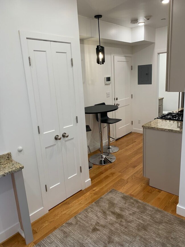 Building Photo - CHELSEA/BOSTON NO BROKER OR RENTAL FEES !!...