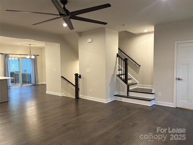 Building Photo - 1708 Town Oak Ln