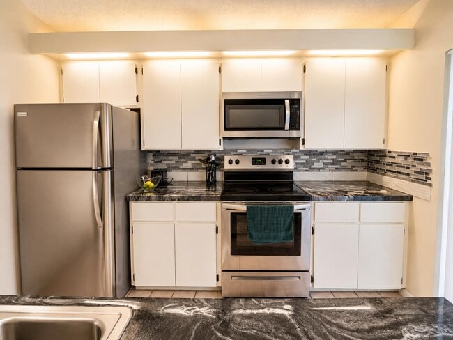 Building Photo - 865 Blue Ridge Cir
