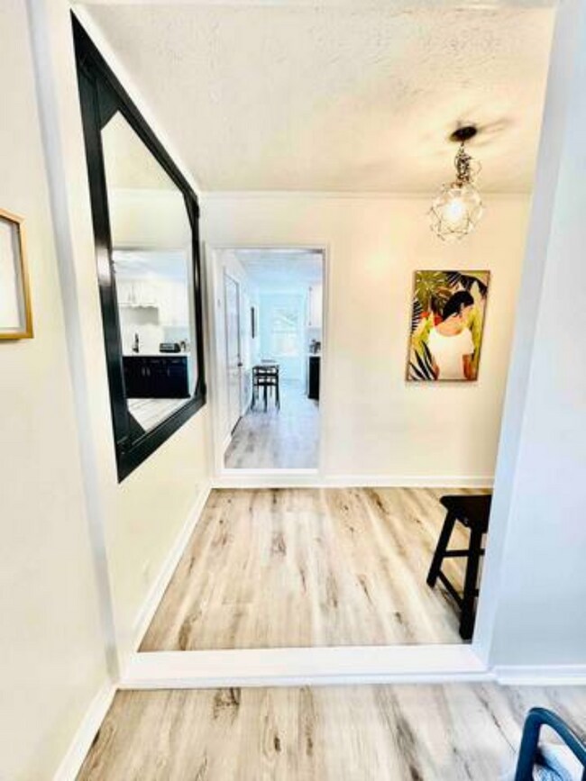 Building Photo - 779 McLendon Dr