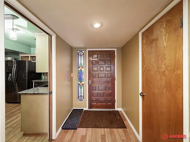Building Photo - Captivating Home Near Highland Highschool!