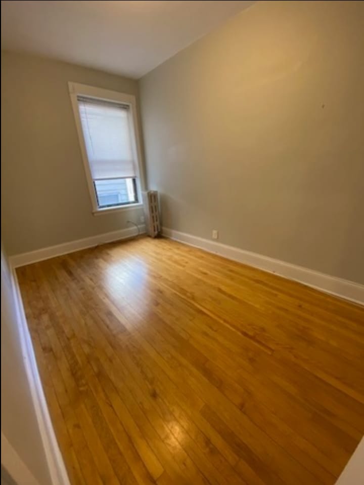 Building Photo - 1318 W Waveland Ave