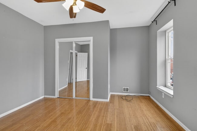 Building Photo - 419 McClellan St