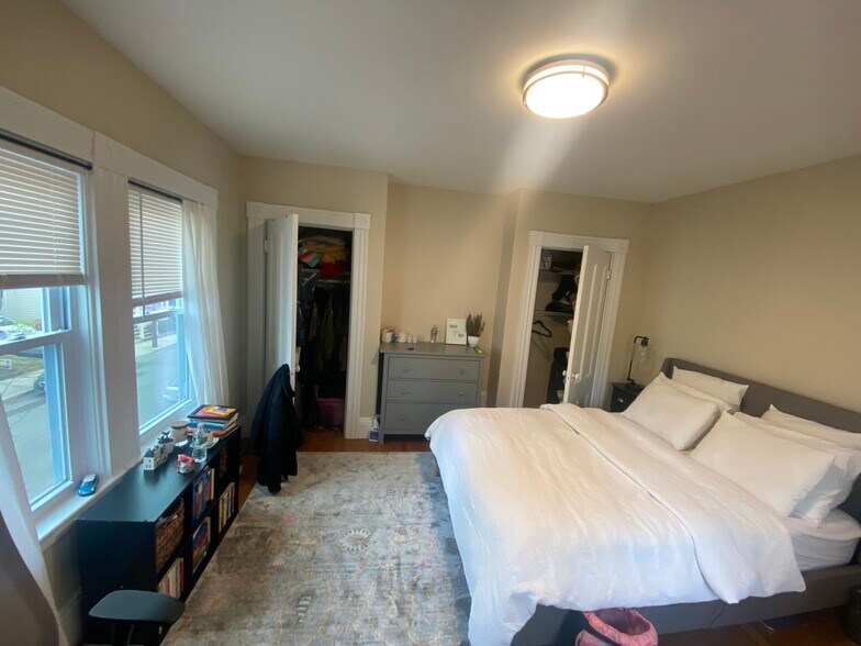 Building Photo - 18 Chandler St