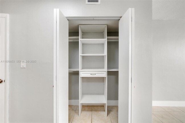 Building Photo - 1701 NE 191st St