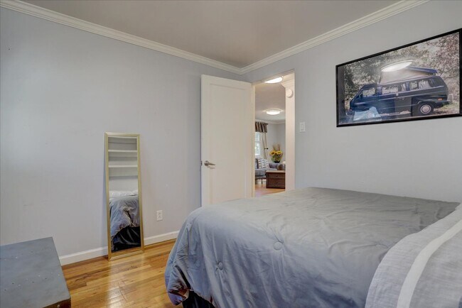 Building Photo - Completely Renovated & Fully Furnished 2Bed/1Bath/1 garage in Arvada!