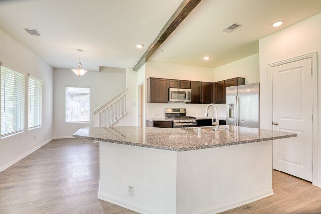 Building Photo - 407 Magnolia Ln