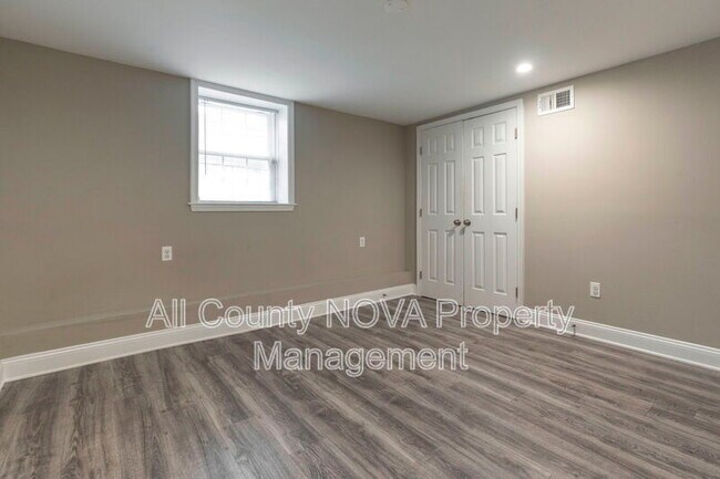 Building Photo - 5415 Brenner St