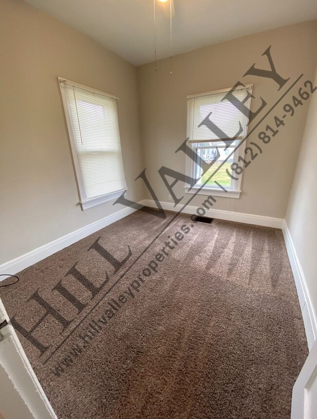 Building Photo - Two Bedroom Bungalow - East Side Location