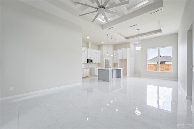 Building Photo - 19 E Boxwood Ave