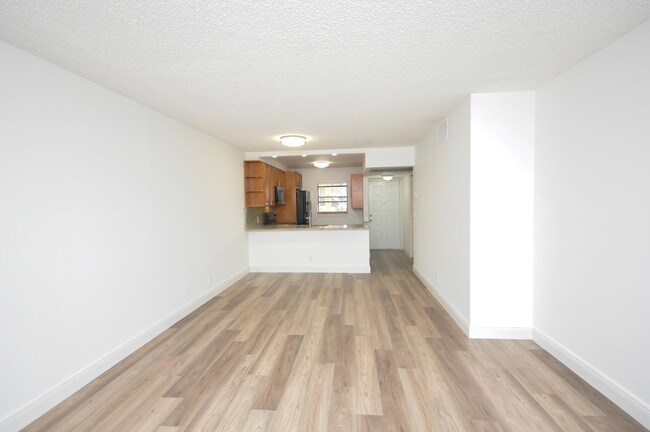 Building Photo - 7101 Golf Colony Ct