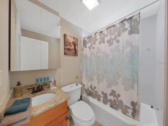 Building Photo - 614 8th St N