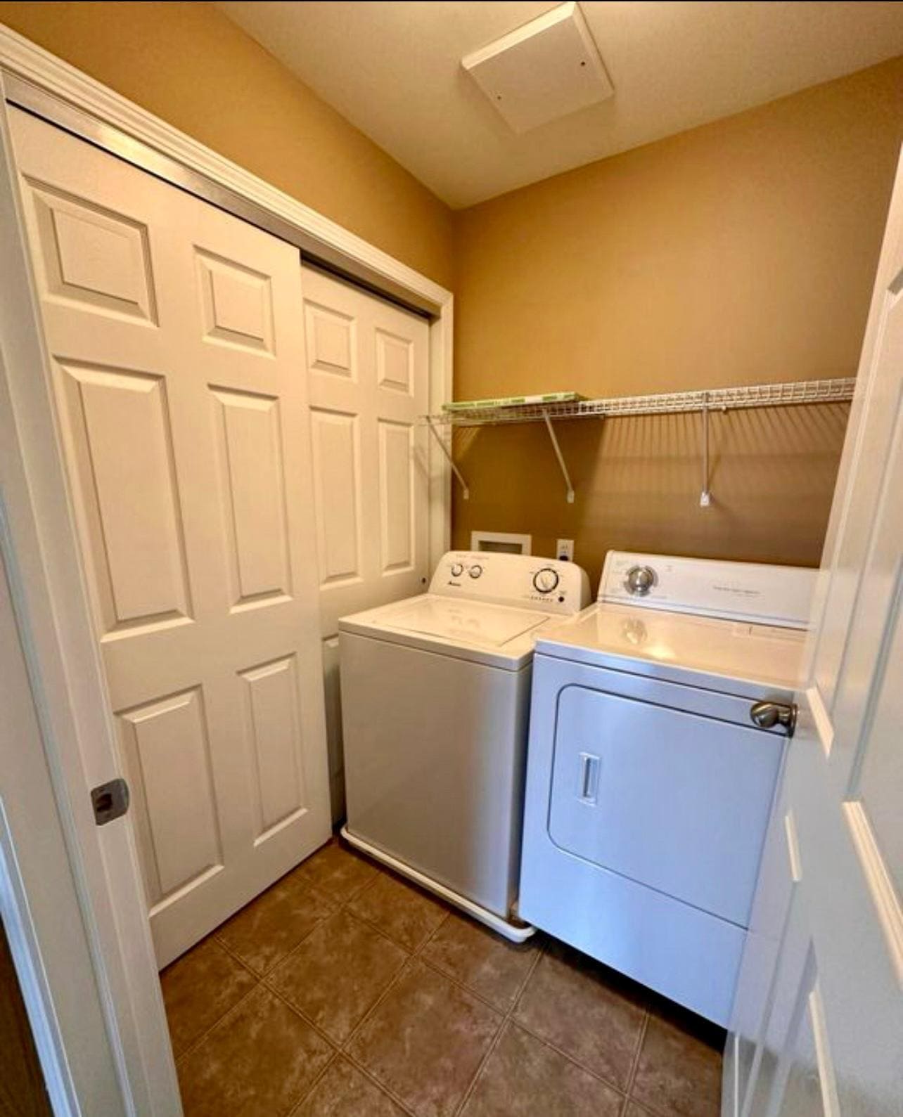 Building Photo - 2000 Curry Rd