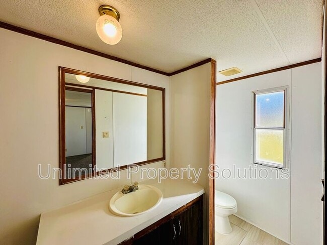 Building Photo - 120 Zack Cir