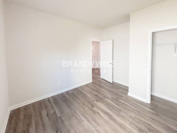 Building Photo - 510 Glenmanor Dr