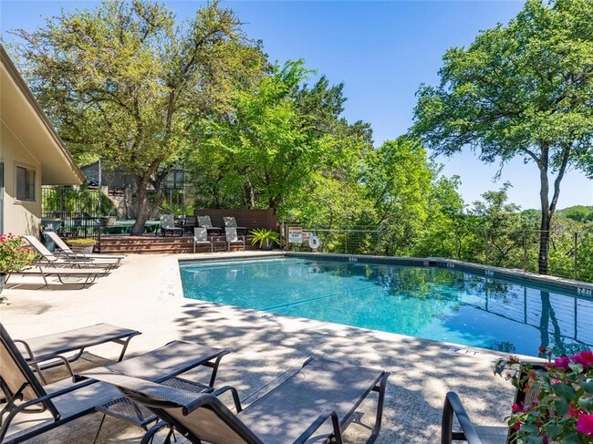 Building Photo - 1821 Westlake Dr