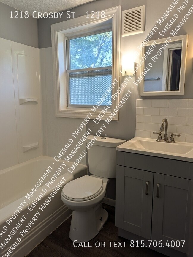 Building Photo - 1218 Crosby St