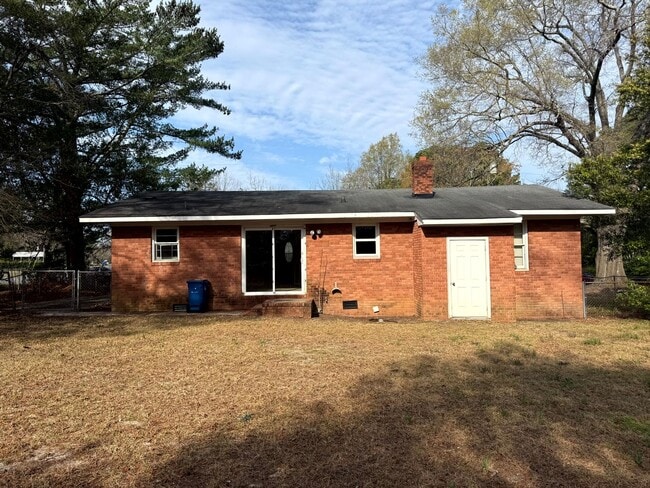 Building Photo - 2109 Lombardy Dr