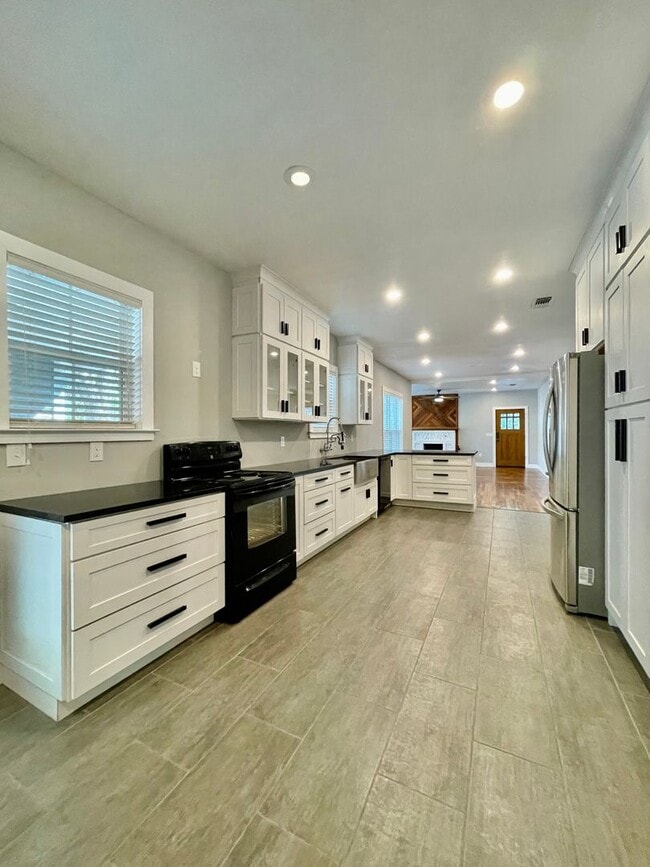 Building Photo - Historic Landmark Meets Modern Farmhouse Charm in San Marcos