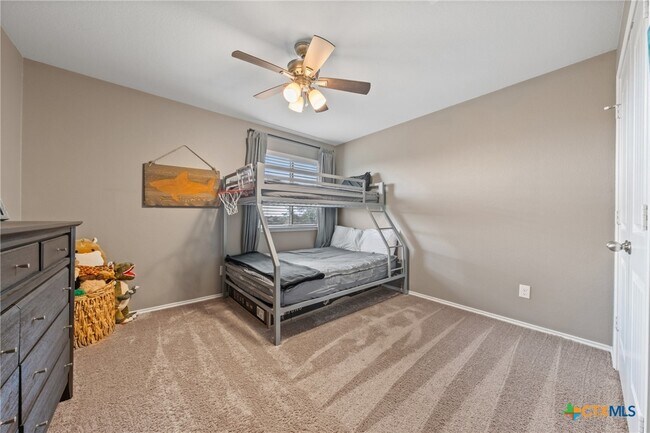 Building Photo - 5221 Cicero Dr
