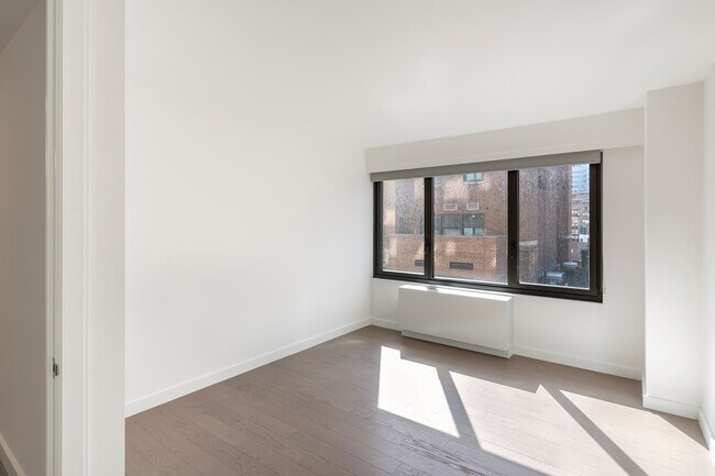 Interior Photo - 220 East 72nd Street