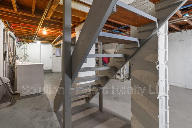 Building Photo - 2956 Yorkway