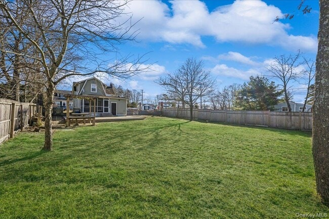 Building Photo - 94 Chapel Ave