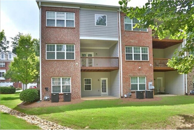 Building Photo - 12820 Doe Dr