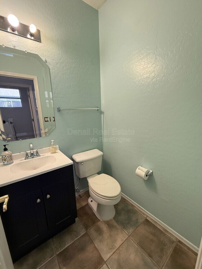 Building Photo - 9786 S La Rosa Dr