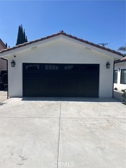Building Photo - 7274 Century Blvd