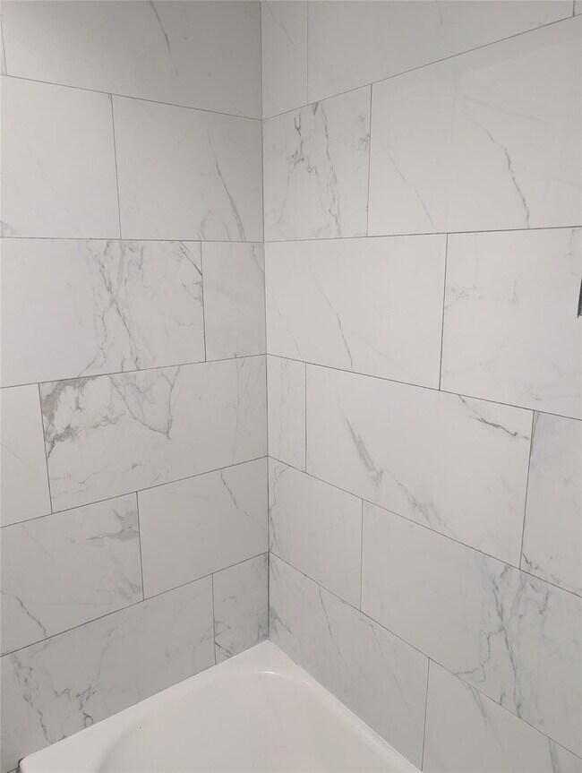 Building Photo - 5820 NW 17th Pl