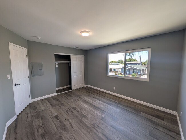 Building Photo - 1129 Cherry Ave