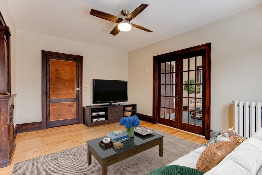 Building Photo - 3029 Holmes Avenue