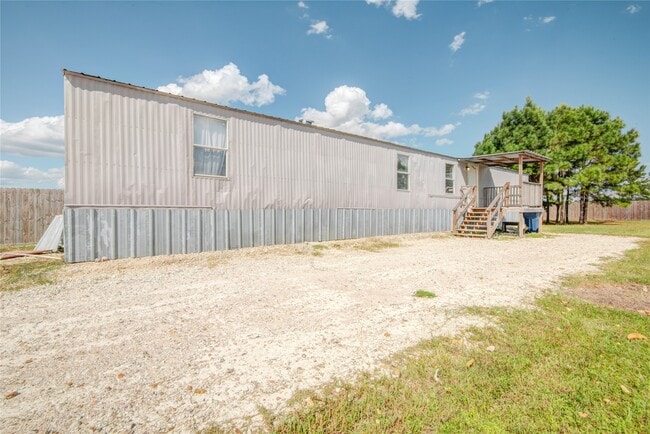 Building Photo - 614 Rd 5707