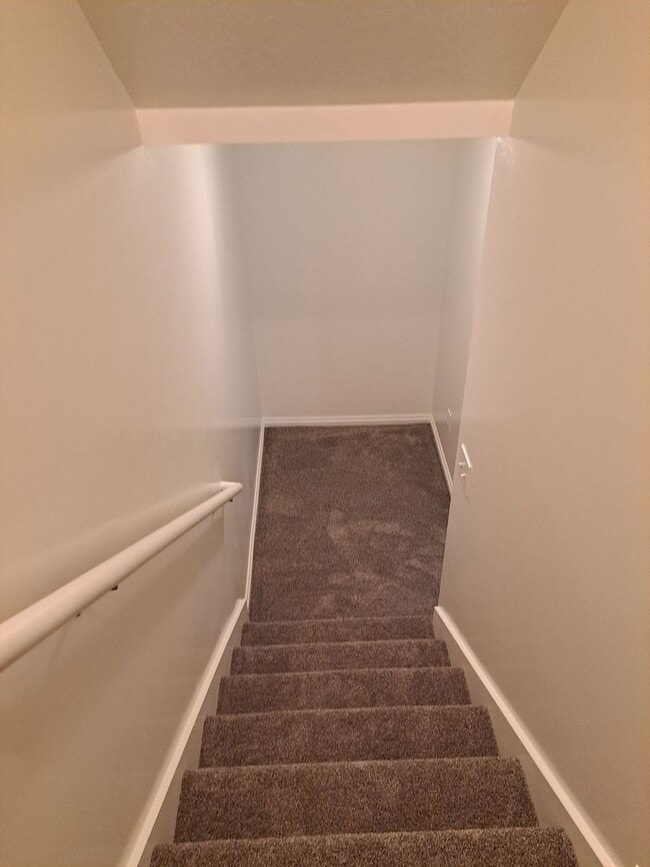 Building Photo - Fantastic 4bd Townhome in Provo! Ask for the move in promo!