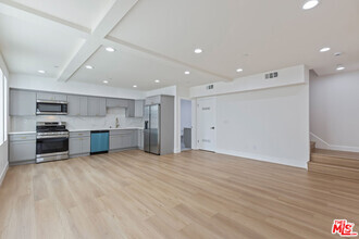 Building Photo - 2057 S Garth Ave