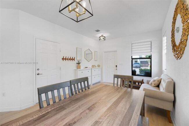 Building Photo - 147 SW 185th Way