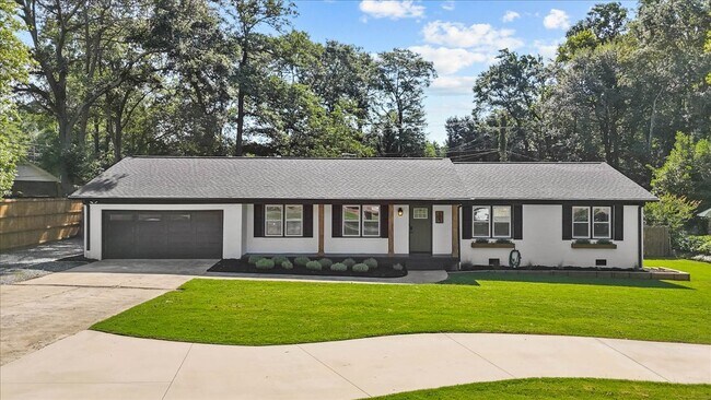 Building Photo - 103 Poinsettia Dr