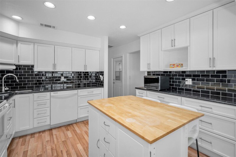 Building Photo - 2017 Santiago Way S