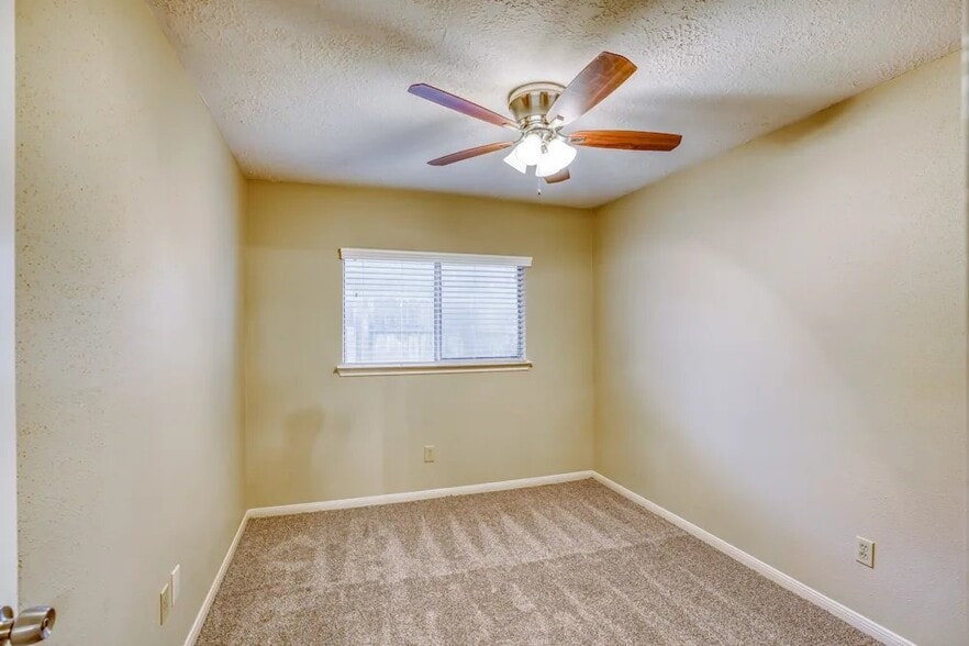 Building Photo - 10579 Twilight Moon Dr