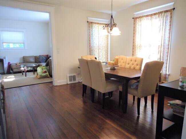 Building Photo - 240 Sheridan Ave