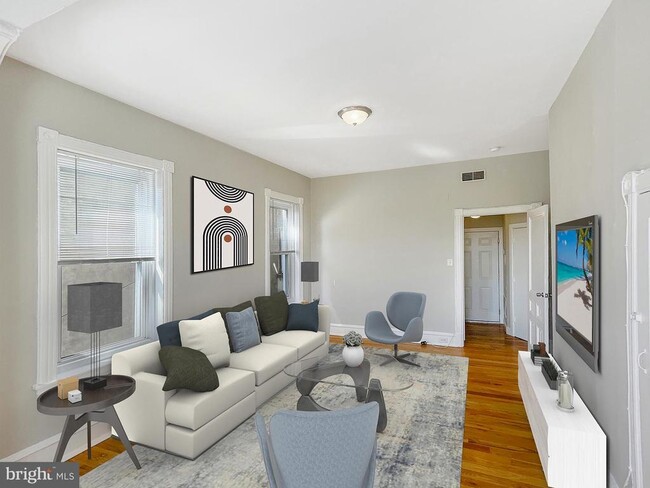 Building Photo - 637 N 32nd St