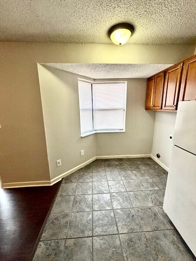 Building Photo - 4721 Samantha Ave