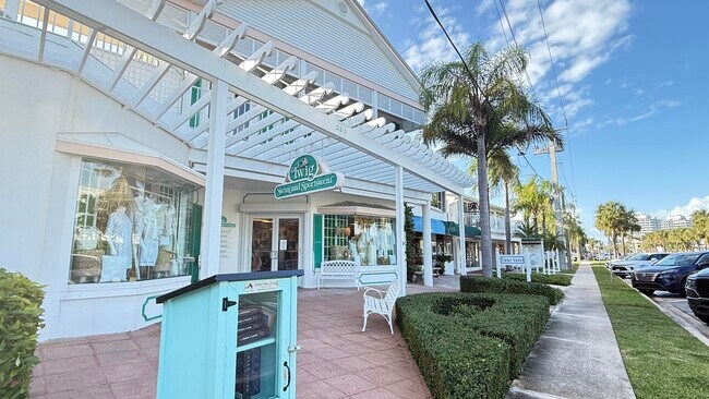 Building Photo - 6714 Rumine Cir