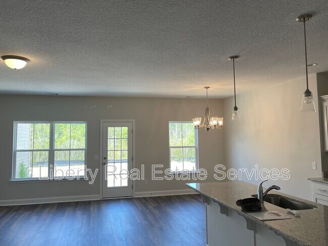 Building Photo - 381 Mcclelland Lp NE