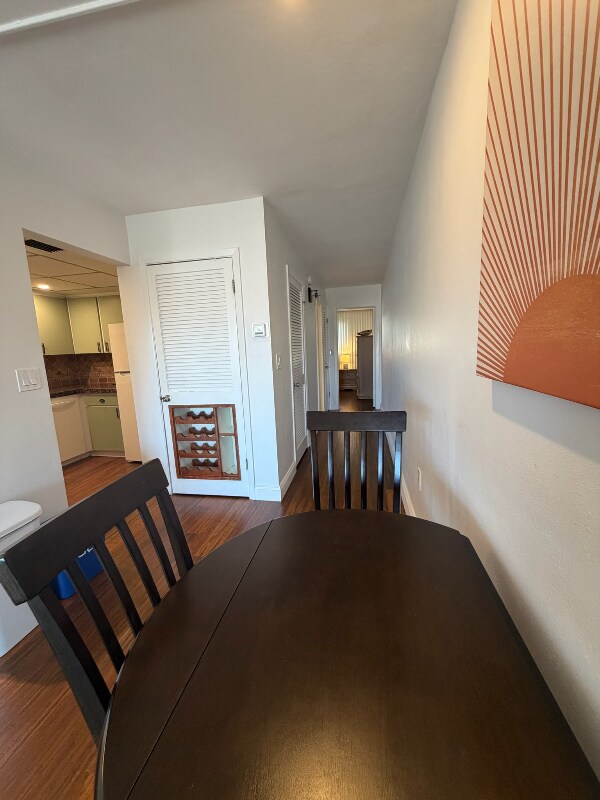 Building Photo - 6161 Gulf Winds Dr