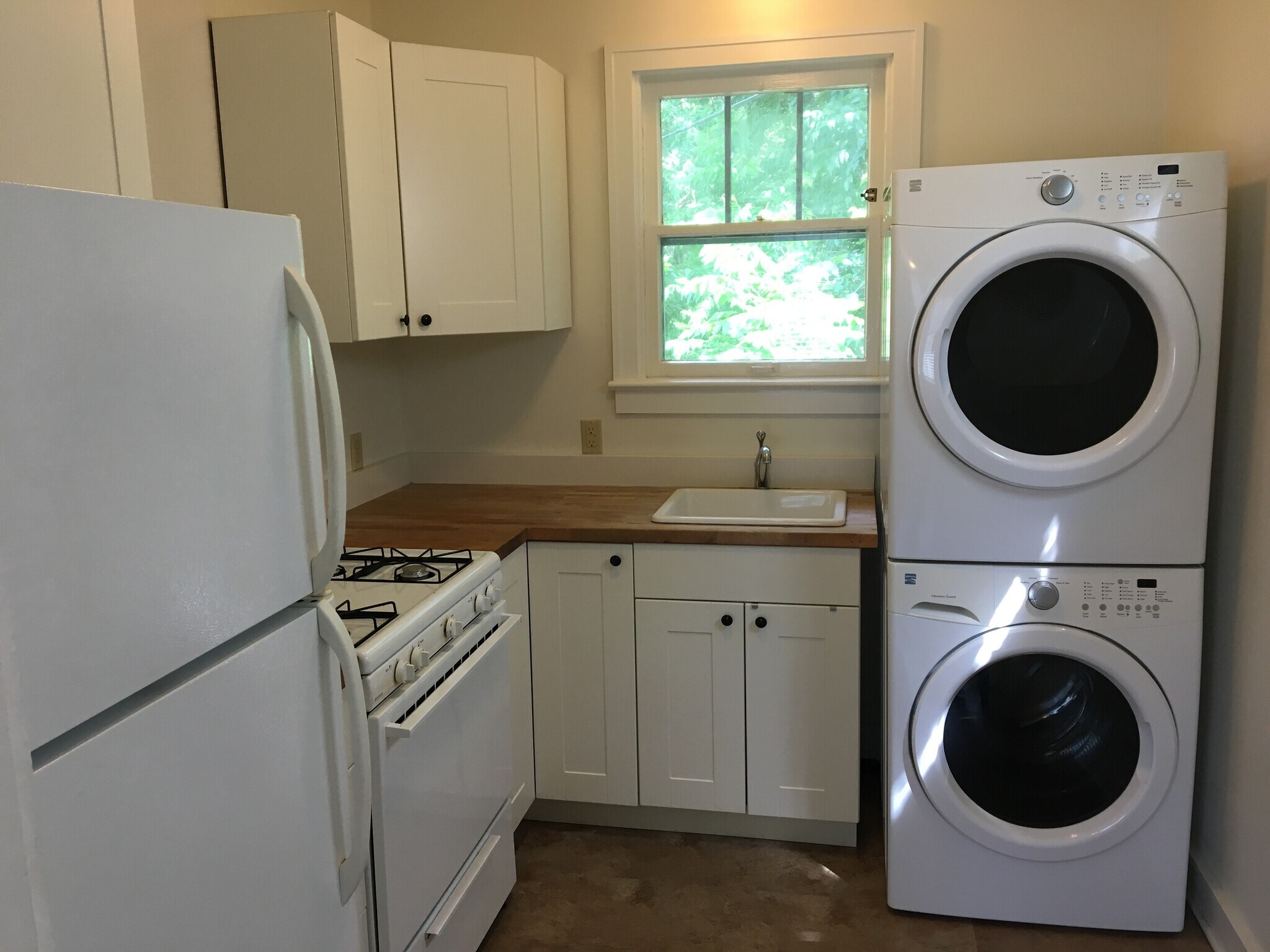 Building Photo - 2210 Euclid Ave