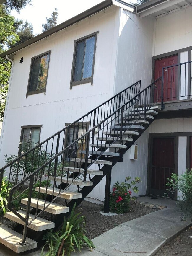 Building Photo - 1958 Tradan Dr