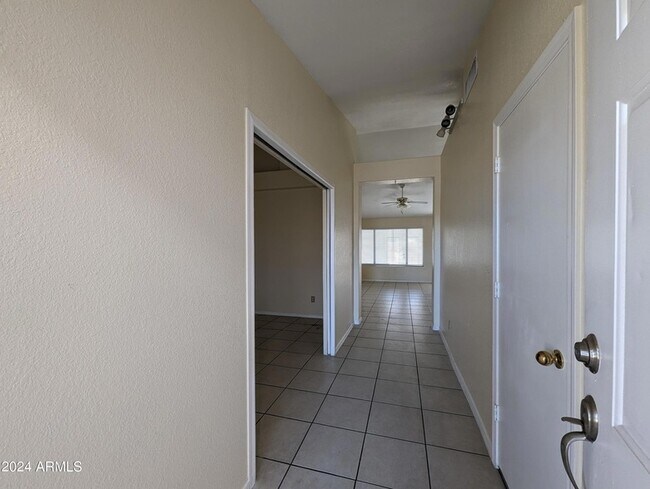 Building Photo - 11941 N 69th Ave