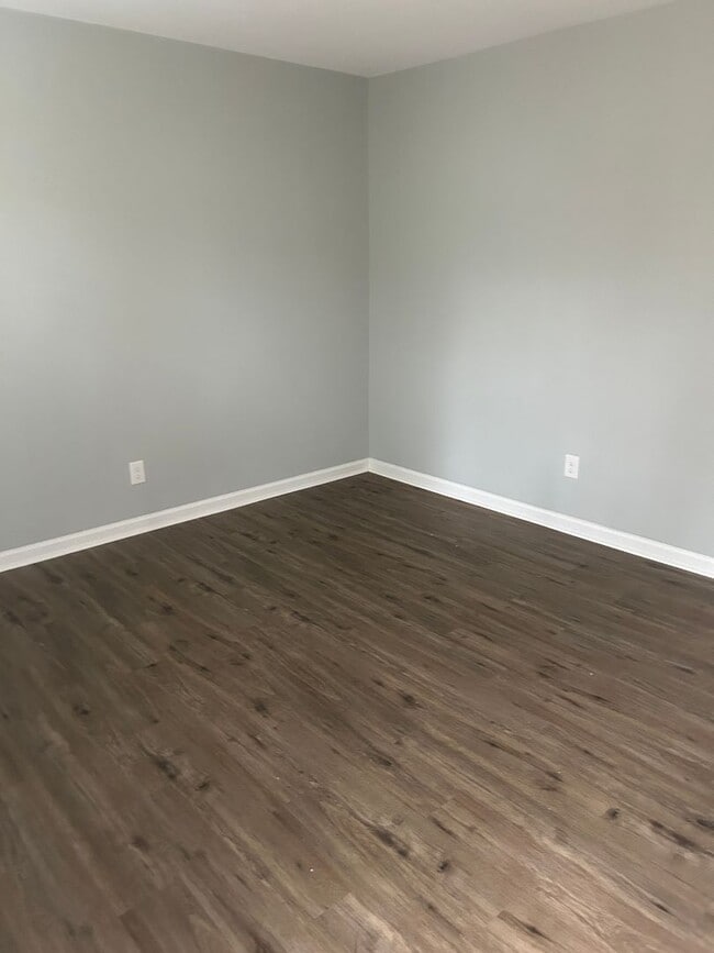 Building Photo - 128 Turner St